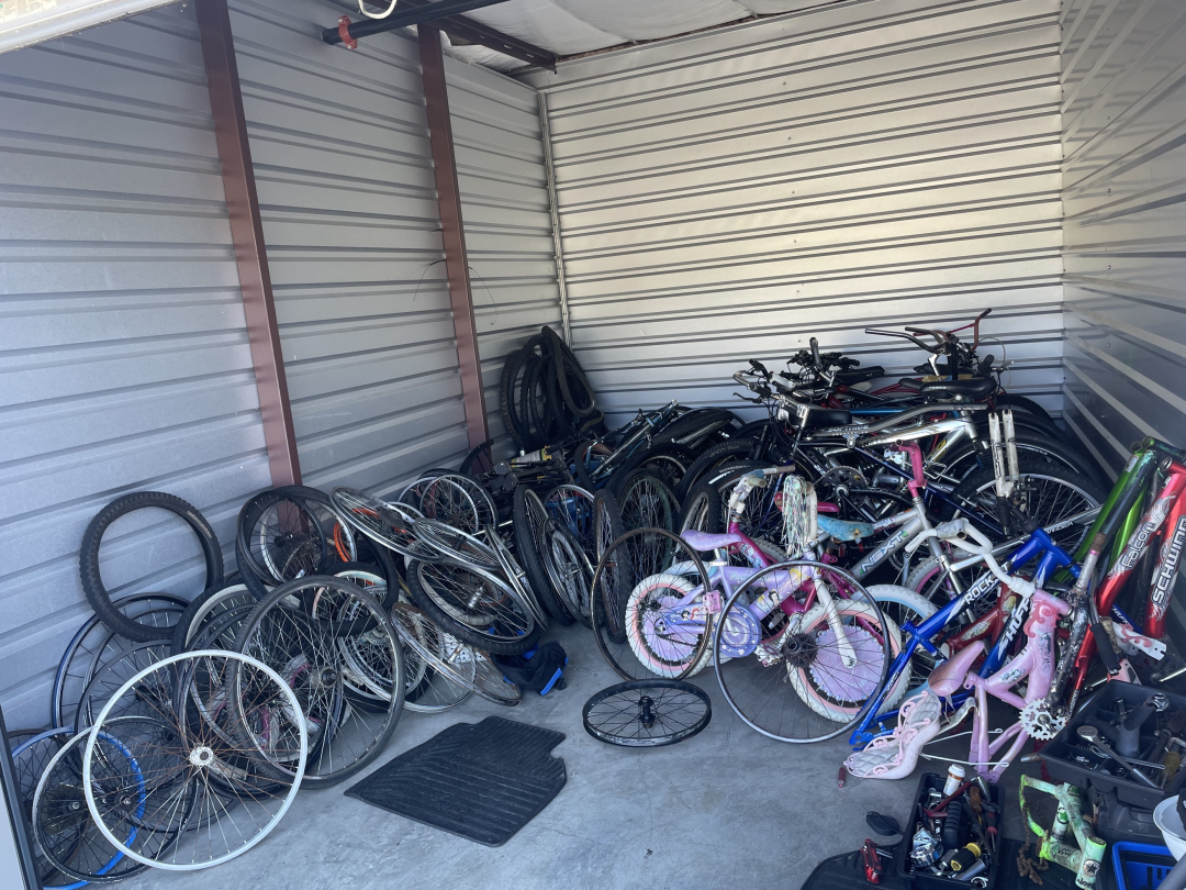 Storage Unit Auction in Bristol , TN at Universal Storage Solutions